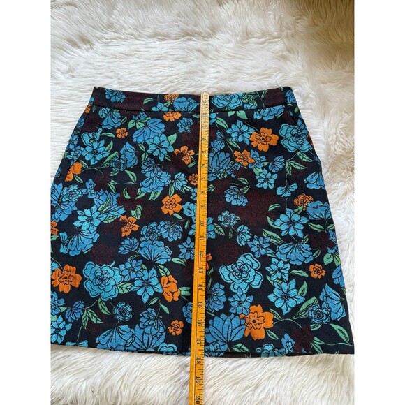 Loft Skirt - Picture 5 of 9